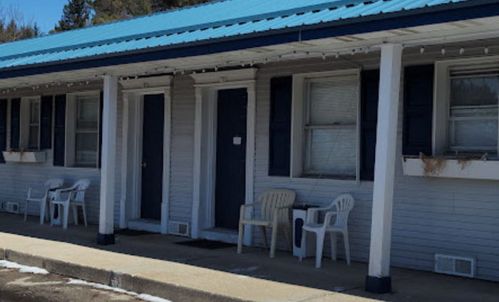 Dream Acre Motel (All Seasons Motel) - Recent Photos From Website (newer photo)